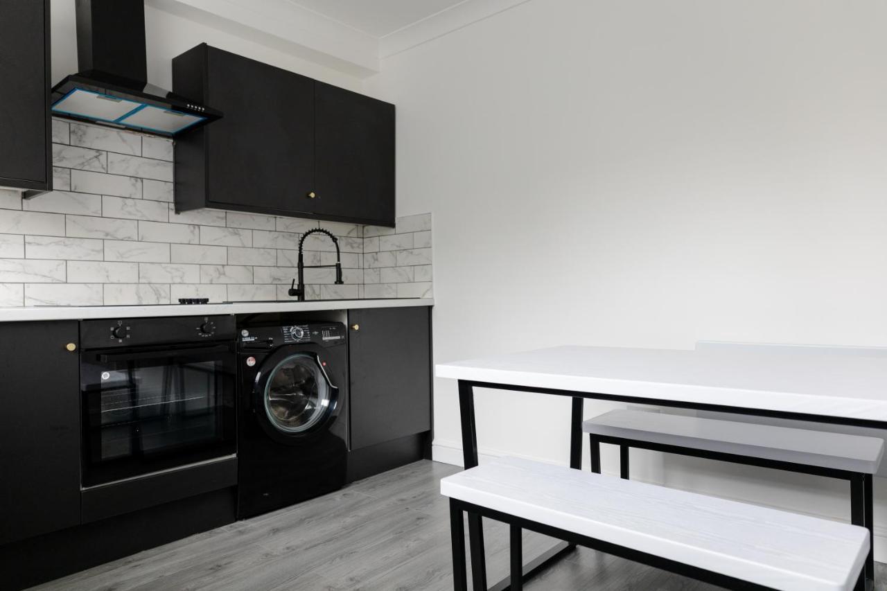 Chic Urban 2 Bedroom Apartments Cardiff Exterior photo